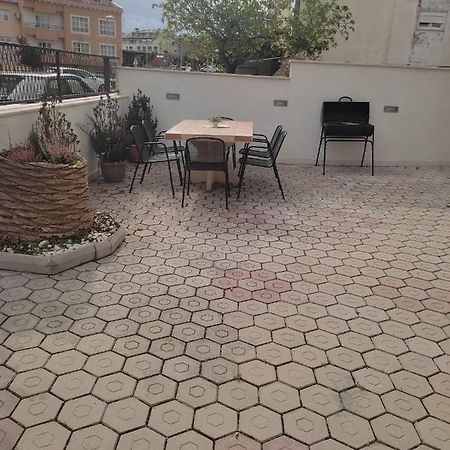 Apartment Dora-100M From The Central Beach Макарська Екстер'єр фото