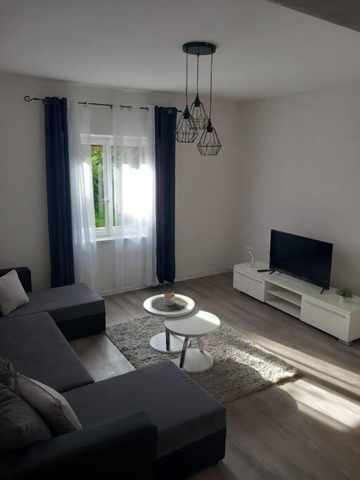Apartment Dora-100M From The Central Beach Макарська Екстер'єр фото