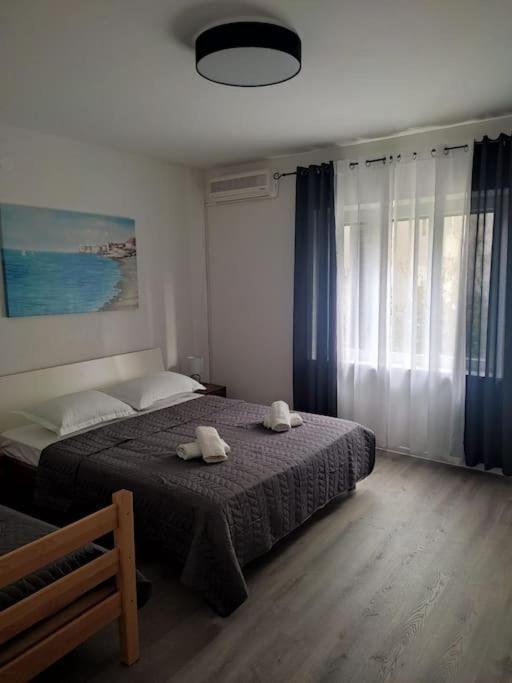 Apartment Dora-100M From The Central Beach Макарська Екстер'єр фото